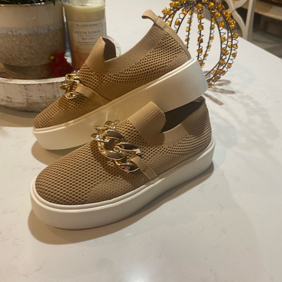 Flat Low-Cut Round Toe Shoes, Breathable Mesh With Chain Decor. Size 6.5 - Picture 3 of 11